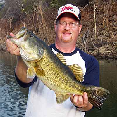 Dan Kimmel of GreatLakesBass.com with a big 8 pound 12 ounce Mexico Lake Comedero largemouth bass caught January 23rd 2009 Dan Kimmel of GreatLakesBass.com with a big 8 pound 12 ounce Mexico Lake Comedero largemouth bass caught January 23rd 2009