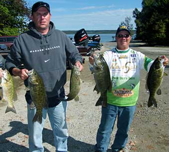 KHefner teamed up with boater LGMOUTH to 
win the 2011 Fall West MadWags Memorial members' tournament on Skegemog Lake with 5 smallmouth bass weighing 16.61 pounds including big bass of the 
event at 4.65 pounds
