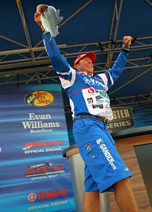 Dean Rojas with a big kicker largemouth bass during his victory at the 2011 Toledo Bend Trokar Battle on the Bayou Dean Rojas with a big kicker largemouth bass during his victory at the 2011 Toledo Bend Trokar Battle on the Bayou