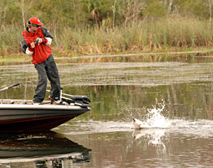 Elite series rookie Jonathon VanDam already has a win and a 3rd place finish shown here at the 2008 St. Johns River event Elite series rookie Jonathon VanDam already has a win and a 3rd place finish shown here at the 2008 St. Johns River event