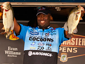 Californian Ish Monroe extends his Bassmaster Northern Open lead on Oneida Lake with a 16 pound limit of largemouth bass Californian Ish Monroe extends his Bassmaster Northern Open lead on Oneida Lake with a 16 pound limit of largemouth bass