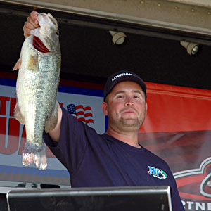 Federation angler Jason Biggs lands big bass on day one of the TBF national championship on Lake Nickajack Federation angler Jason Biggs lands big bass on day one of the TBF national championship on Lake Nickajack