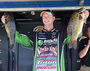 Recent Elite Series champion Jonathon VanDam is fishing strong again sitting in 5th place to make the Bassmaster Northern Open cut on Lake St Clair Recent Elite Series champion Jonathon VanDam is fishing strong again sitting in 5th place to make the Bassmaster Northern Open cut on Lake St Clair