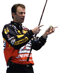 Kevin VanDam wins the 2010 Bassmaster Classic on Lay Lake in Alabama with 51-6