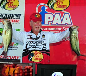 Bass pro Stacey King leads at the PAA bass tournament on Table Rock Lake on day one thanks to a big limit of bass Bass pro Stacey King leads at the PAA bass tournament on Table Rock Lake on day one thanks to a big limit of bass