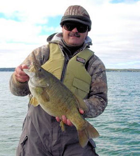 Paul Stoke's Giant 8-2 smallmouth bass