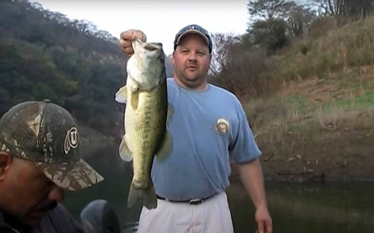 Lake Comedero Bass Fishing Video Action
