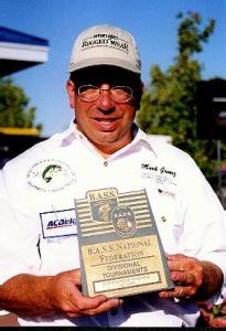 Here’s Mark Gomez with his Green Bay Divisional trophy. 